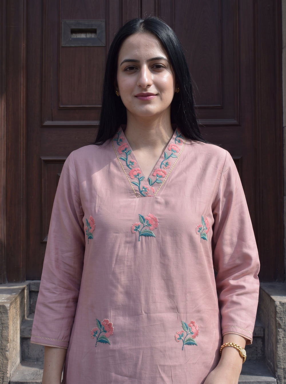 Naira Mauve Co-Ord Set neckline detail – The Suitable