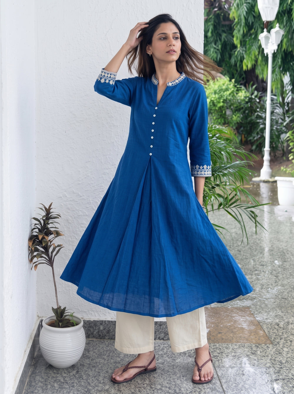 Saanvi Blue Kurta Set styled view – The Suitable