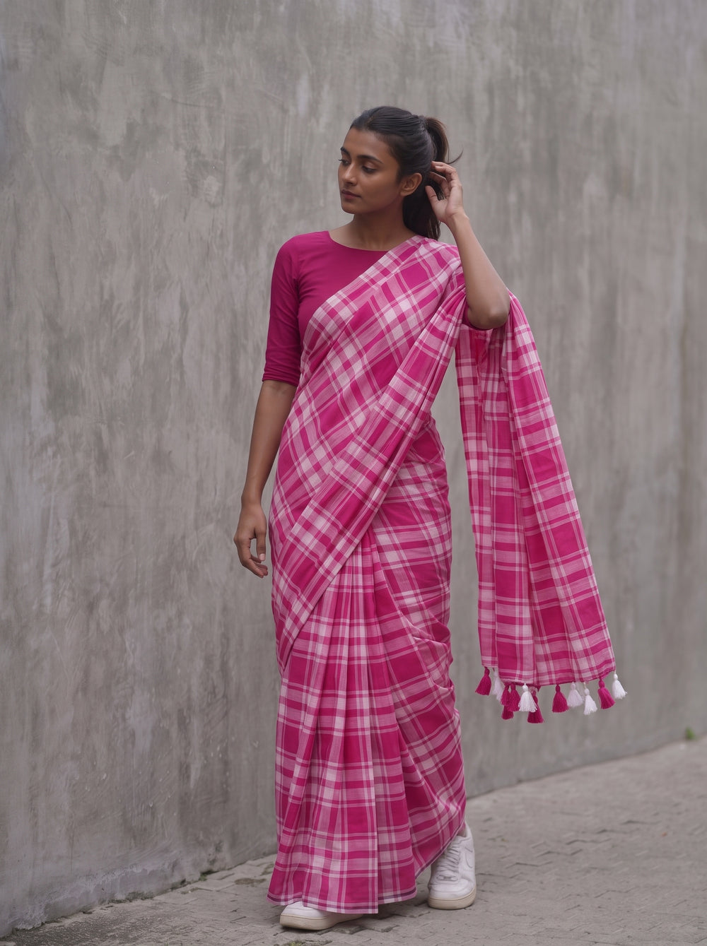 Kyri Pink White