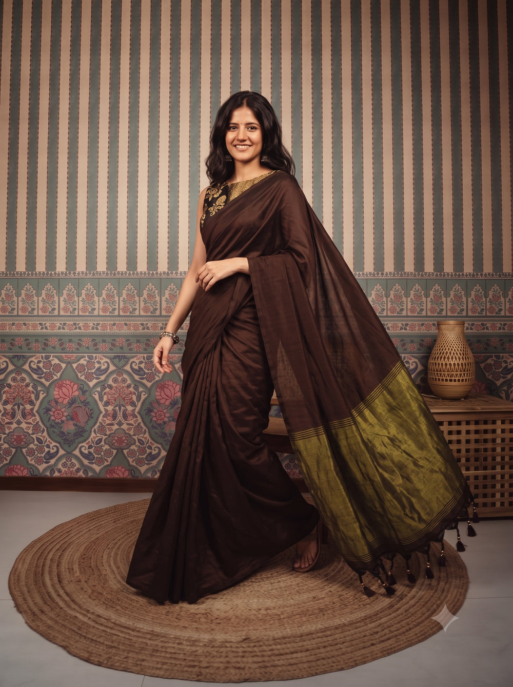 Zora Dark Brown