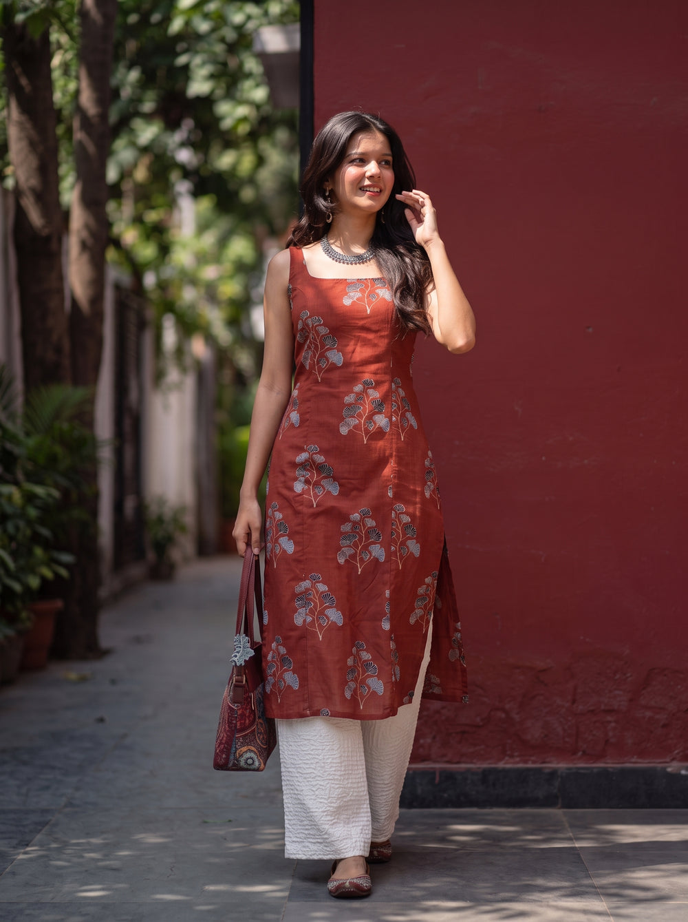Dilruba Red styled view 4 – The Suitable
