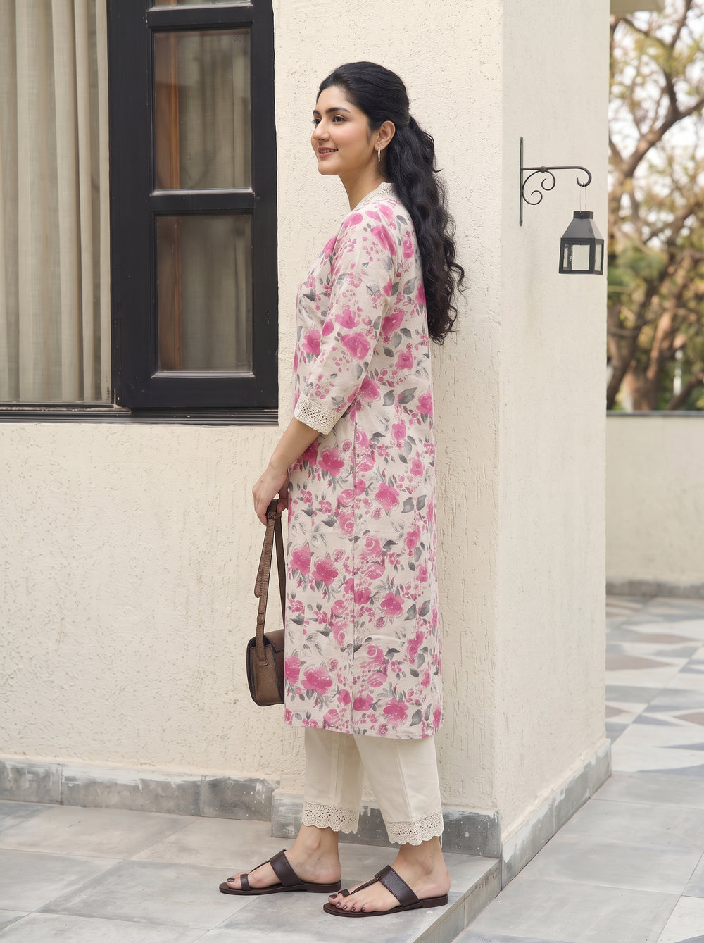 Inaaya Pink Kurta Set side view – The Suitable