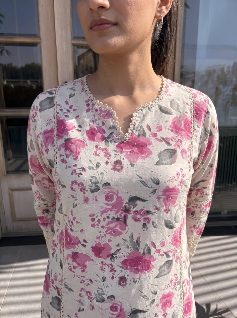 Amaya Pink Kurta Set neckline detail – The Suitable