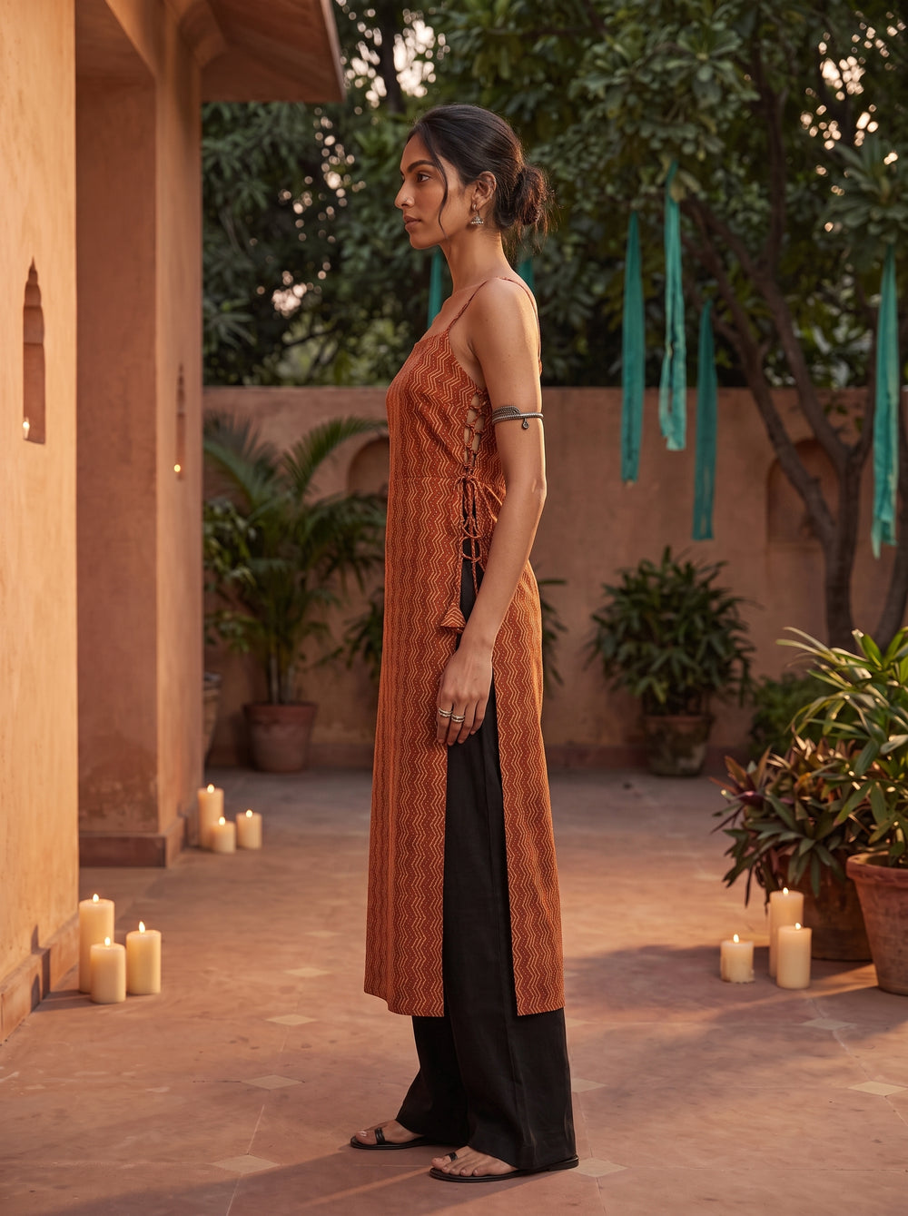 Mastani Maroon side view – The Suitable