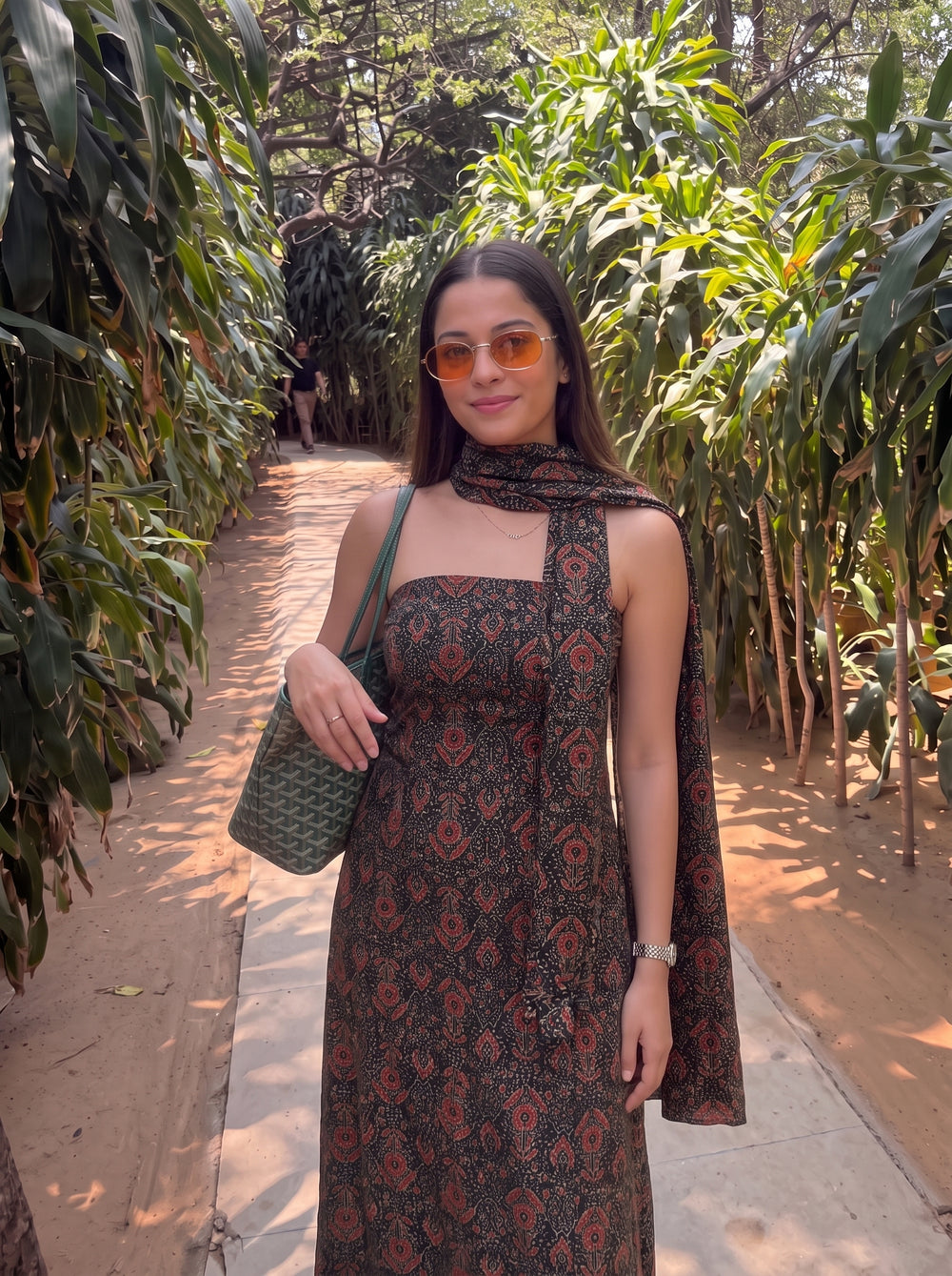 Qayamat Olive neckline detail – The Suitable