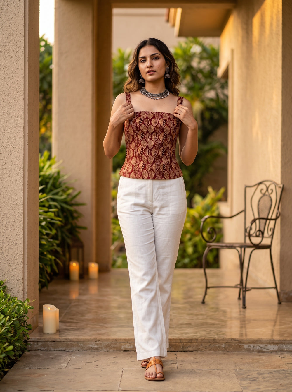 Shola Maroon front view – The Suitable