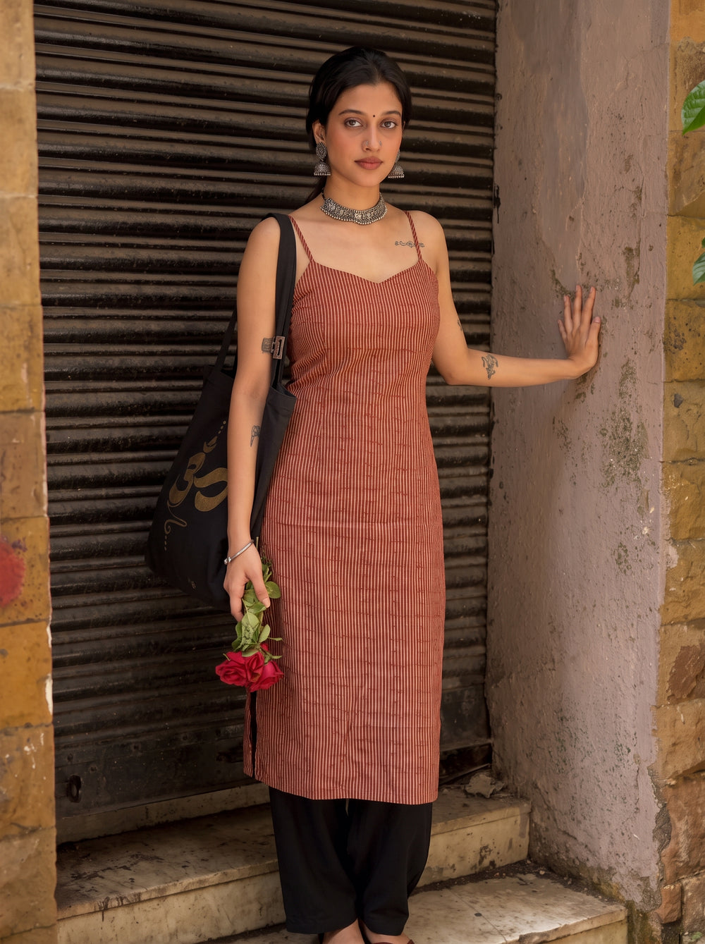 Bawri Dusty Red front view – The Suitable