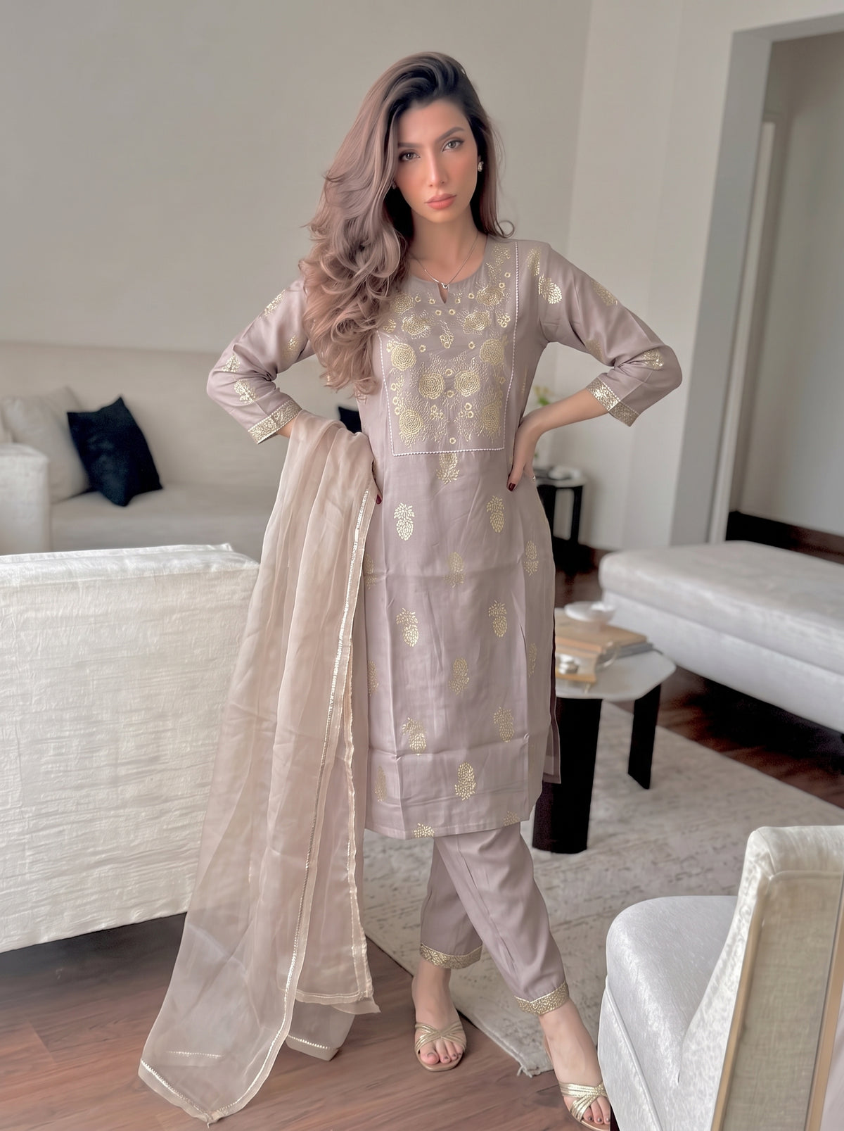 Zoya Mocha Mousse Suit Set styled view 1 – The Suitable