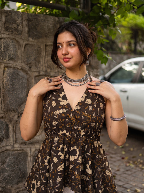 Banjaran Brown neckline detail – The Suitable