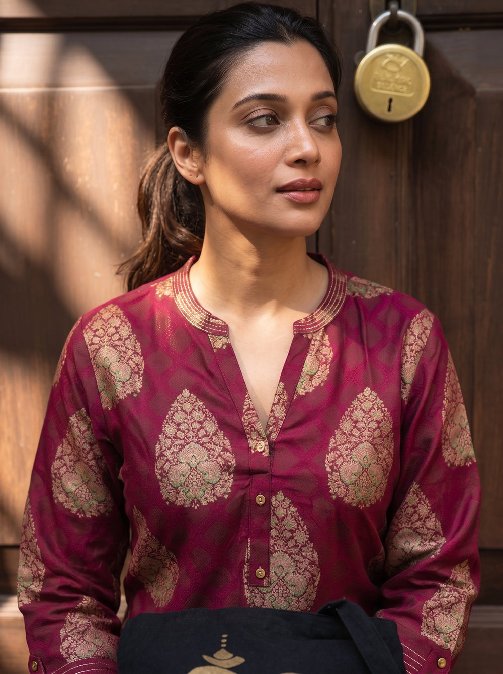 Ruhani Maroon Kurti neckline detail – The Suitable