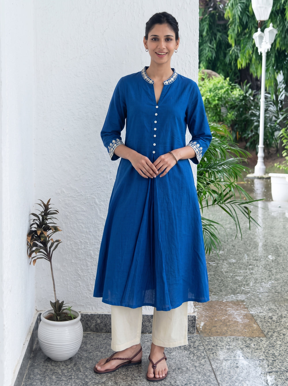 Saanvi Blue Kurta Set front styled view – The Suitable