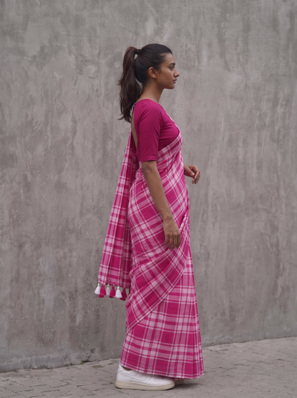Kyri Pink White