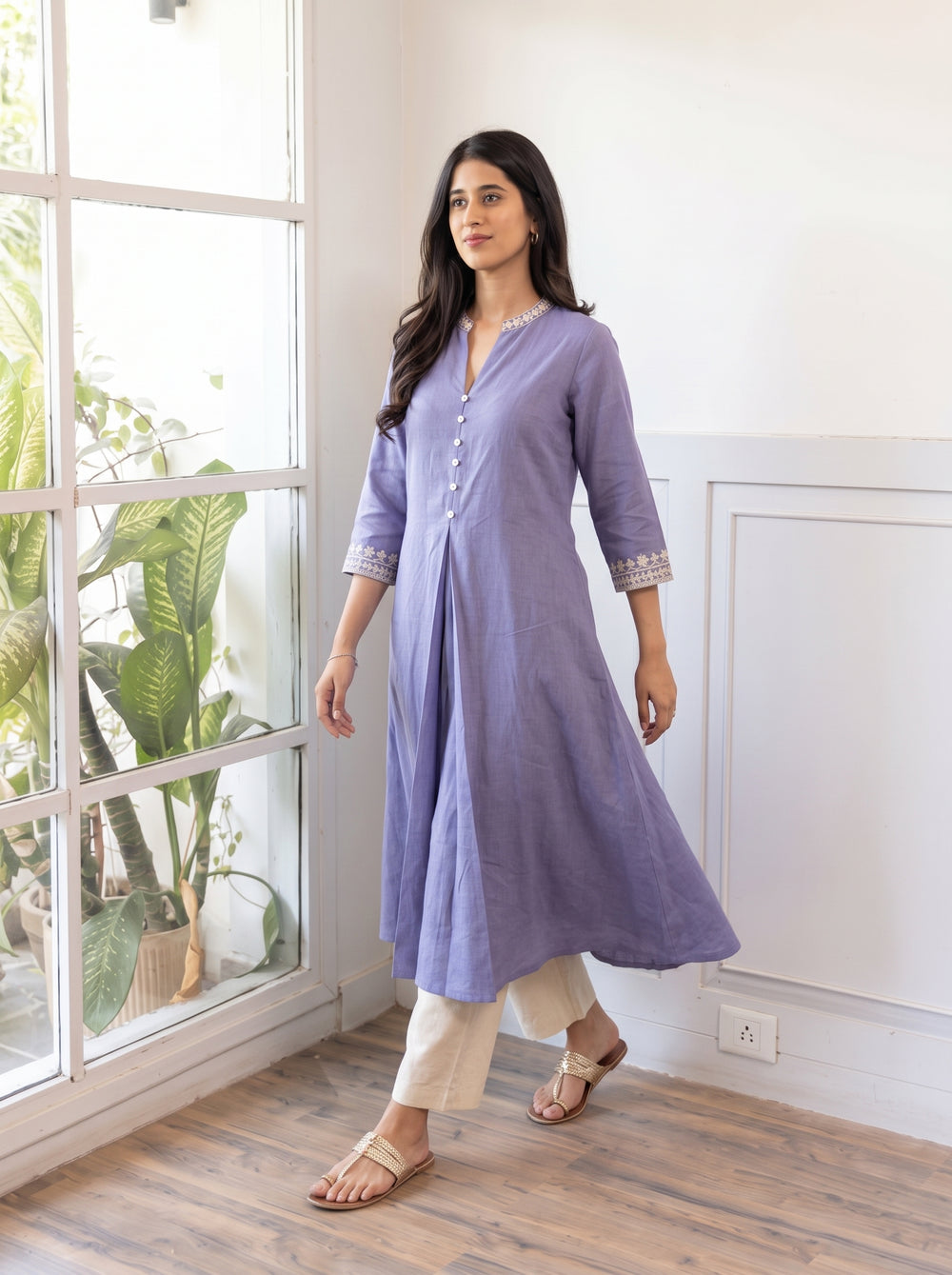 Saanvi Purple Kurta Set styled view 4 – The Suitable