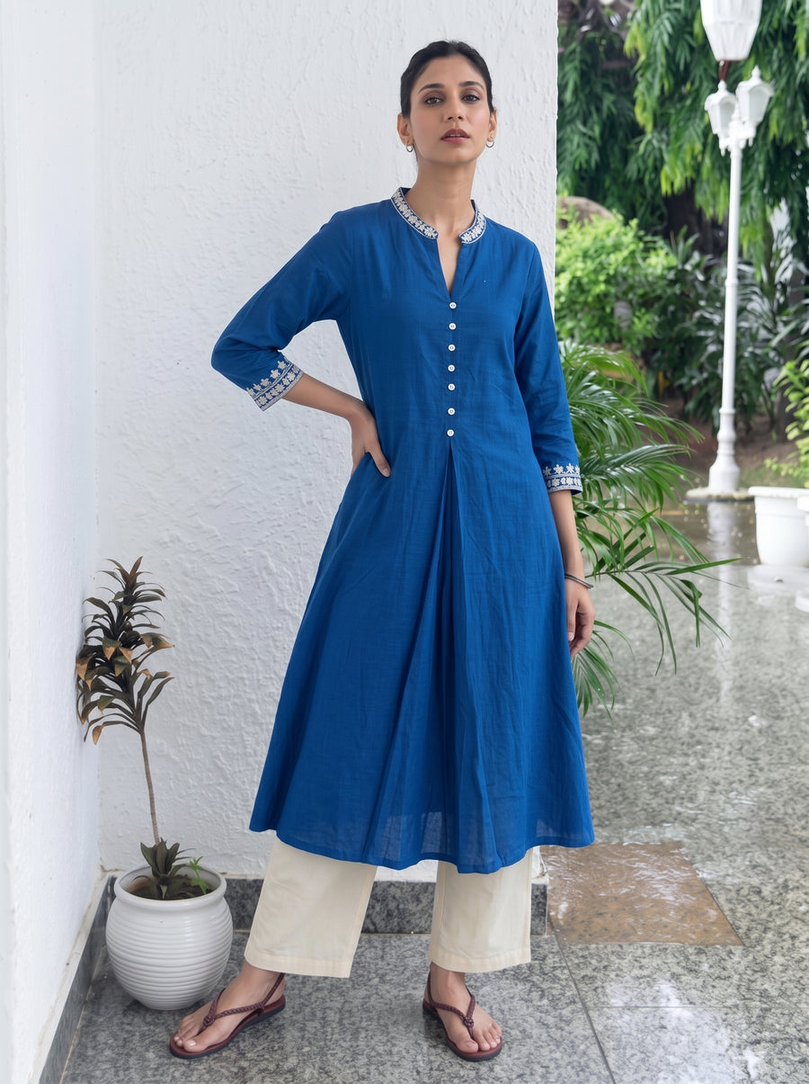 Saanvi Blue Kurta Set styled view 3 – The Suitable