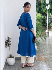 Saanvi Blue Kurta Set over-shoulder styled view – The Suitable