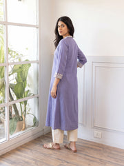 Saanvi Purple Kurta Set over-shoulder styled view – The Suitable