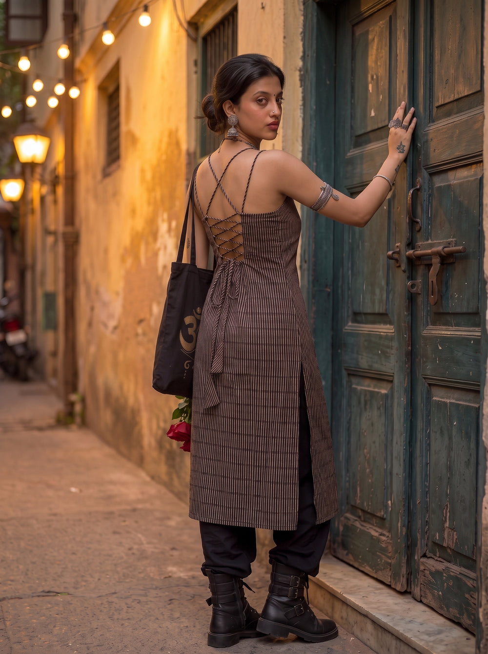 Bawri Black back view – The Suitable