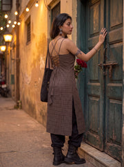 Bawri Black side view – The Suitable