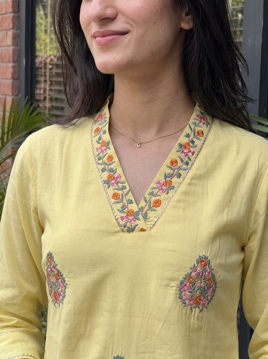 Noor Yellow Co-Ord Set neckline detail – The Suitable