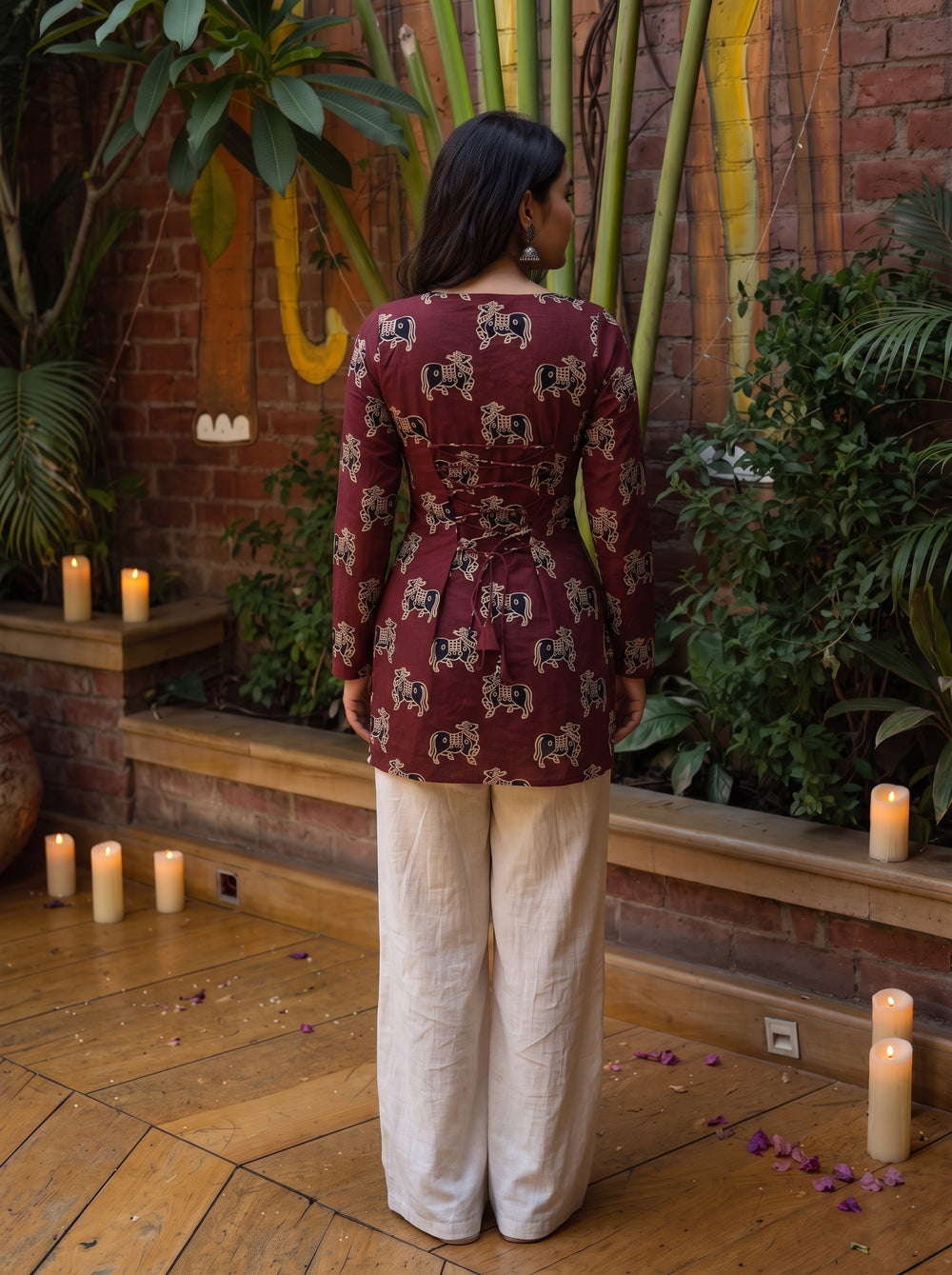 Dil Maroon back view – The Suitable