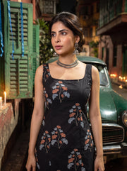 Dilruba Black neckline detail – The Suitable