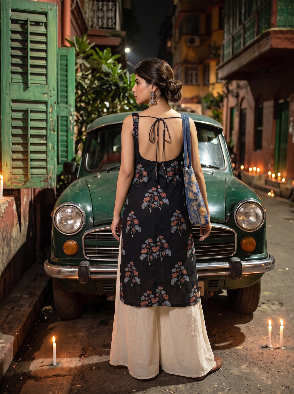 Dilruba Black back view – The Suitable