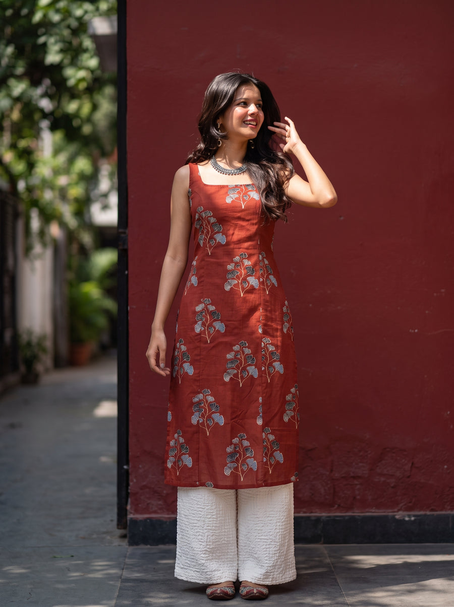 Dilruba Red front view – The Suitable