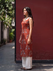 Dilruba Red side view – The Suitable