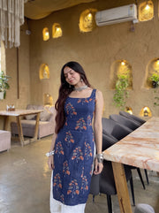 Dilruba Navy neckline detail – The Suitable