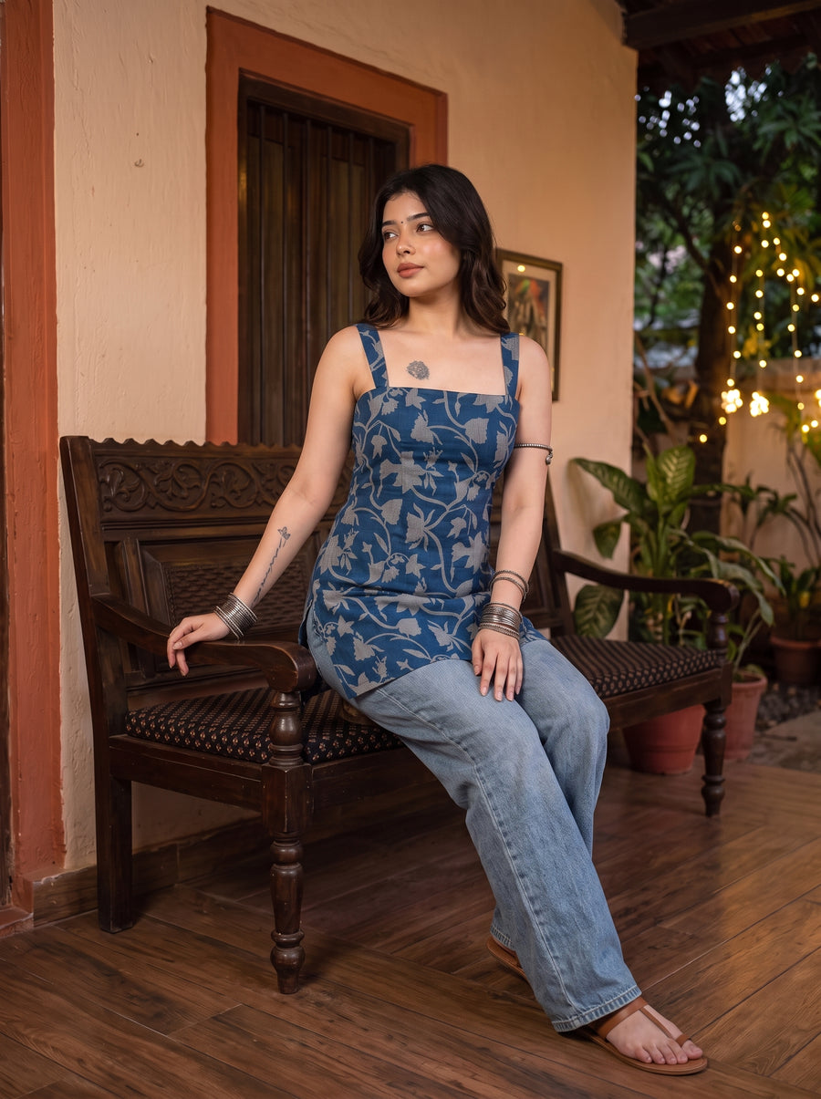 Gulnaar Blue styled view 7 – The Suitable