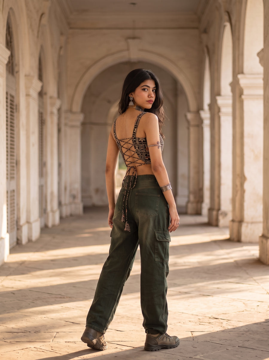 Gustaakh Black back view – The Suitable
