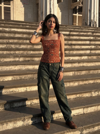 Gustaakh Maroon front view – The Suitable