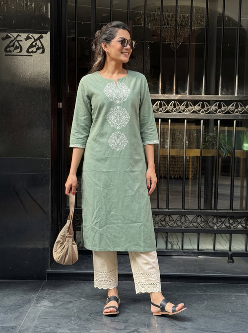 Aaira Green Kurta Set front styled view – The Suitable