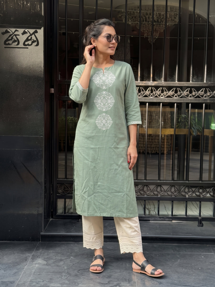Aaira Green Kurta Set candid styled view – The Suitable