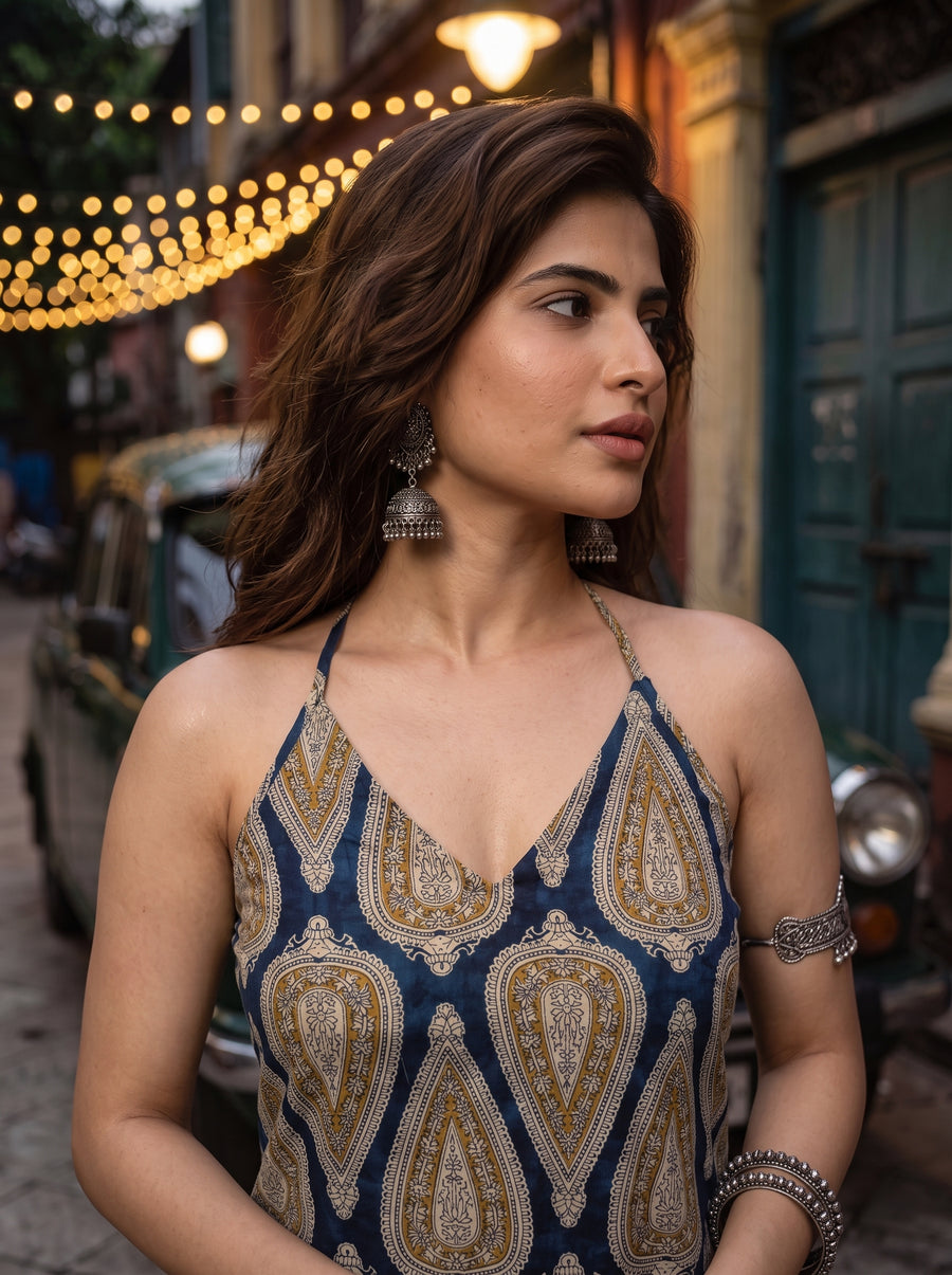 Kashish Indigo Blue neckline detail – The Suitable