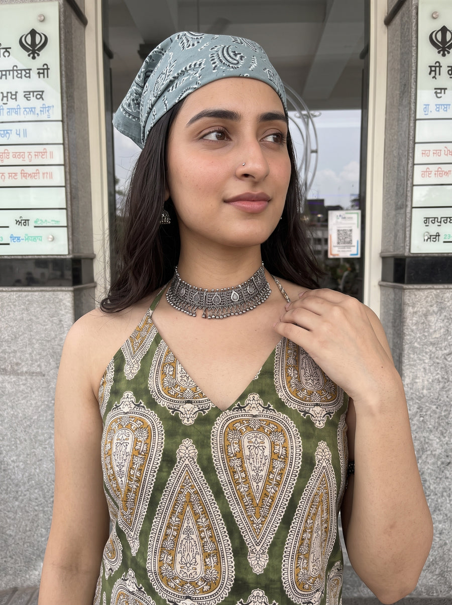 Kashish Moss Green neckline detail – The Suitable