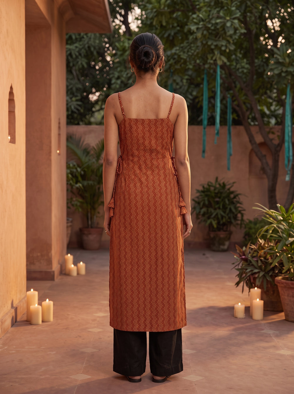Mastani Maroon back view – The Suitable