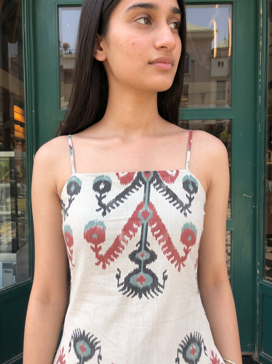 Nisha Off White neckline detail – The Suitable