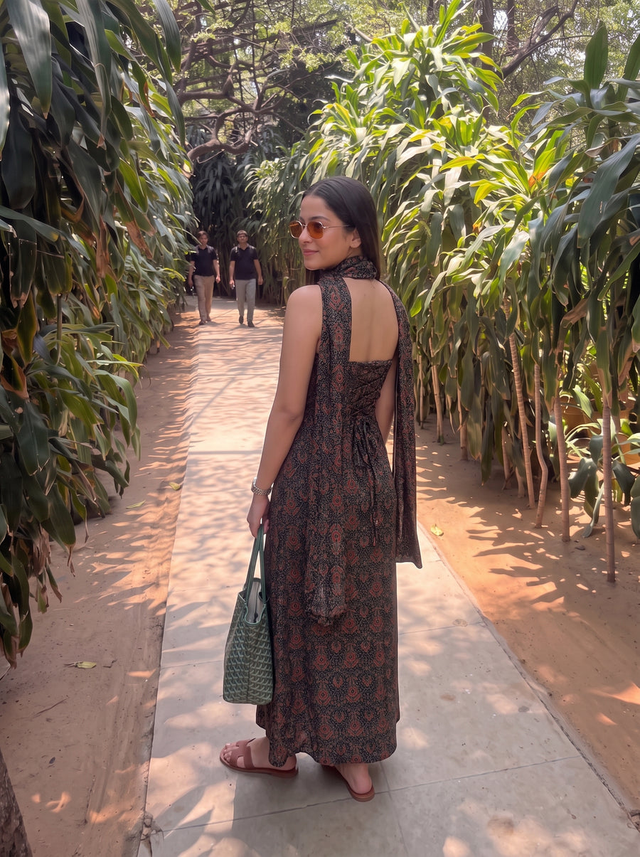 Qayamat Olive side view – The Suitable