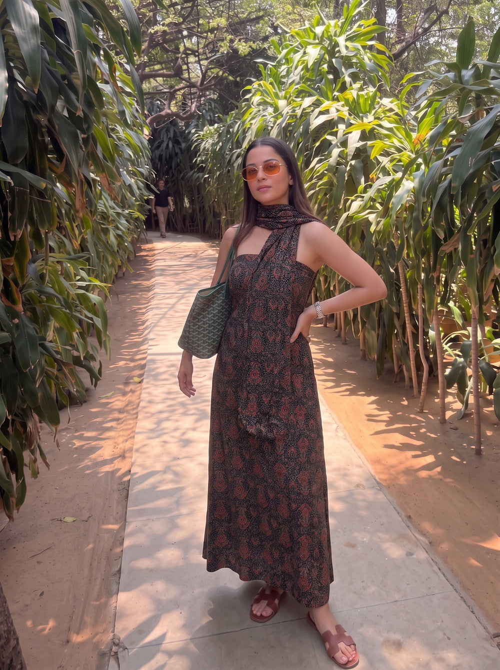 Qayamat Olive styled view 6 – The Suitable