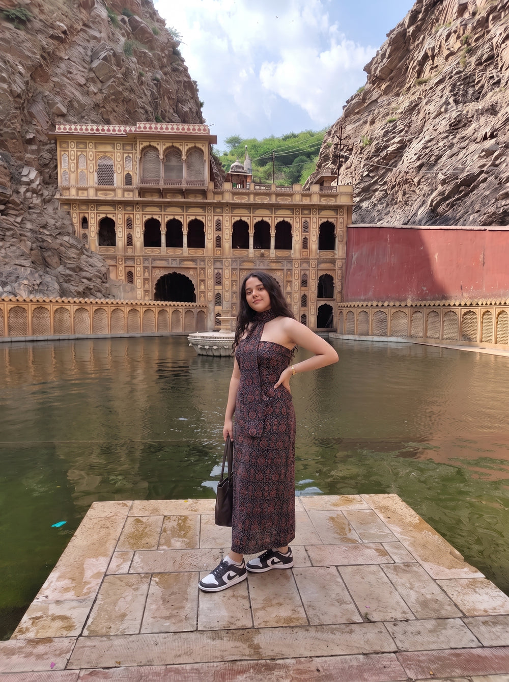 Qayamat Black styled view 6 – The Suitable