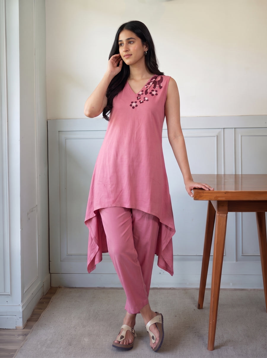 Sf37 Pink candid styled view – The Suitable