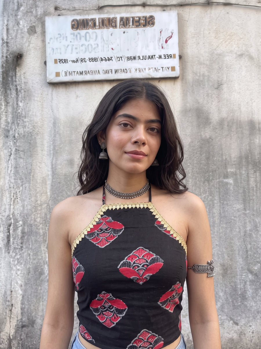 Zevar Black neckline detail – The Suitable