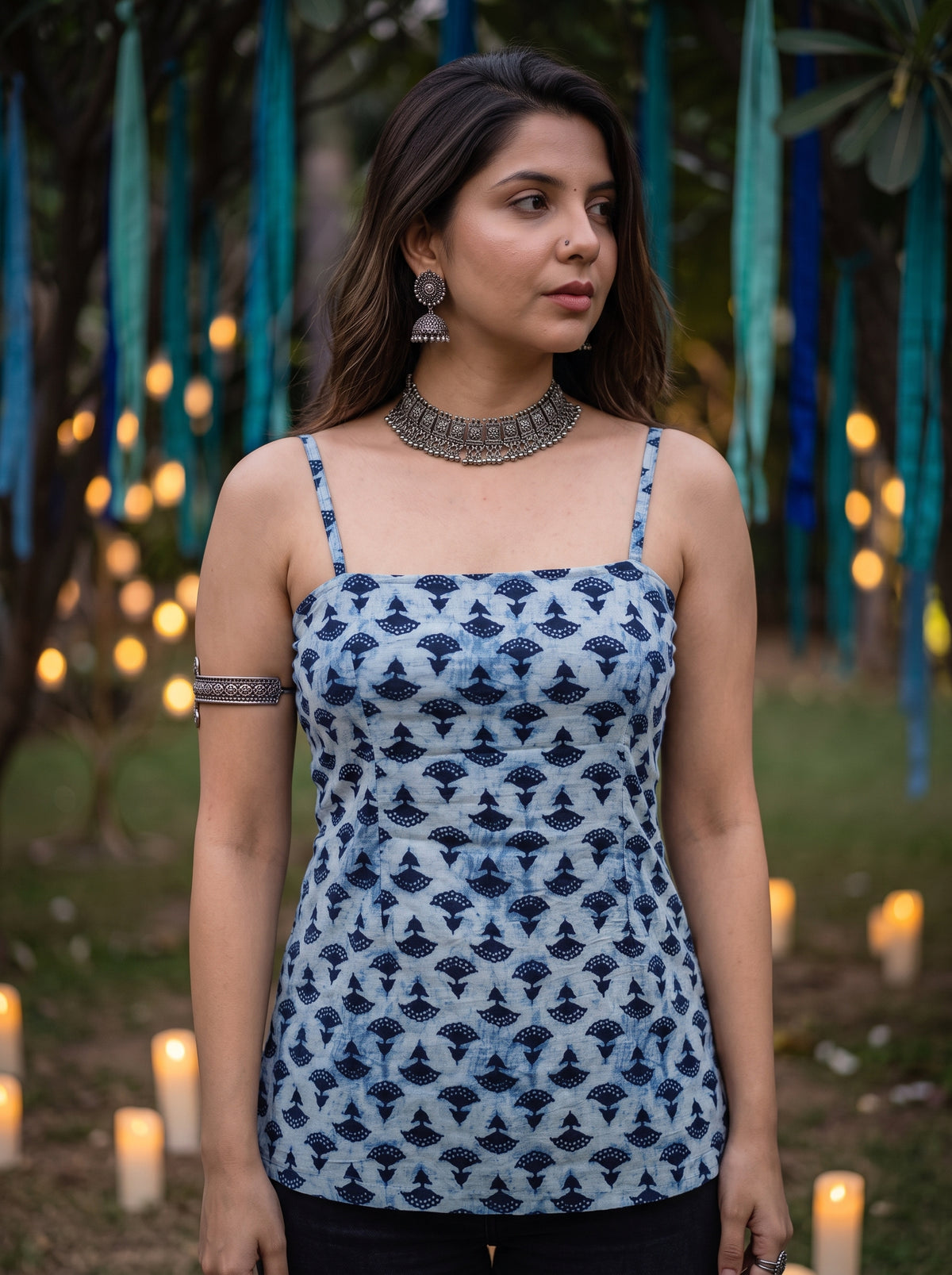 Zidd Blue neckline detail – The Suitable