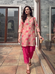 Gul Pink Kurta Set front view – The Suitable