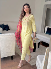 Aayat Butter Yellow Suit Set styled view 5 – The Suitable