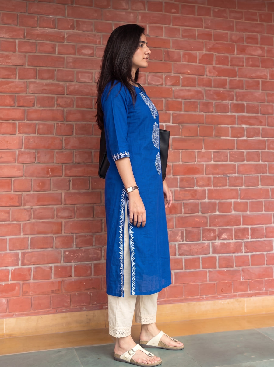Aaira Blue Kurta Set side view – The Suitable